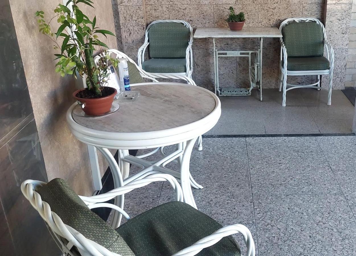 Hostel Falcao-Suites Privativas Com Ar Condicionado Rio das Ostras Extérieur photo