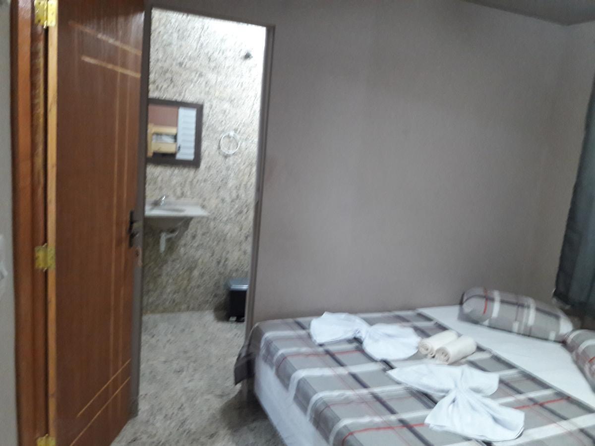 Hostel Falcao-Suites Privativas Com Ar Condicionado Rio das Ostras Extérieur photo